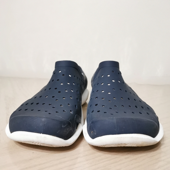 Crocs Slip On Sandals - Picture 5 of 13